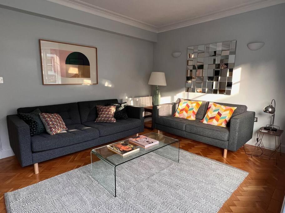 Appartamento Fitzrovia / Bloomsbury / West End - Two Bed Londra
